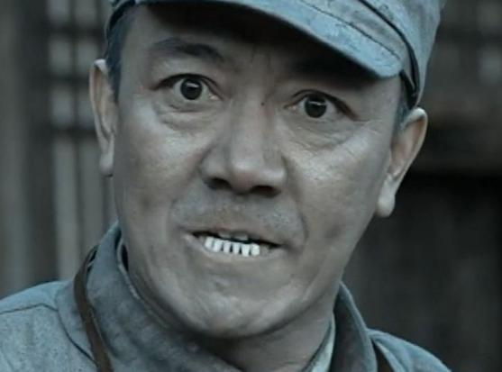 李云龙老婆爆料视频,揭秘军旅生涯背后的感人故事  第2张 李云龙老婆爆料视频,揭秘军旅生涯背后的感人故事  第2张