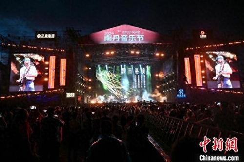 广西音乐节爆料视频,视听盛宴,青春狂欢纪实  第3张 广西音乐节爆料视频,视听盛宴,青春狂欢纪实  第3张